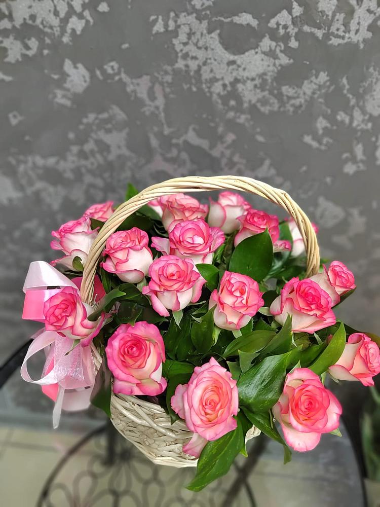 Цветочная композиция из Розы в корзине в Чухломе