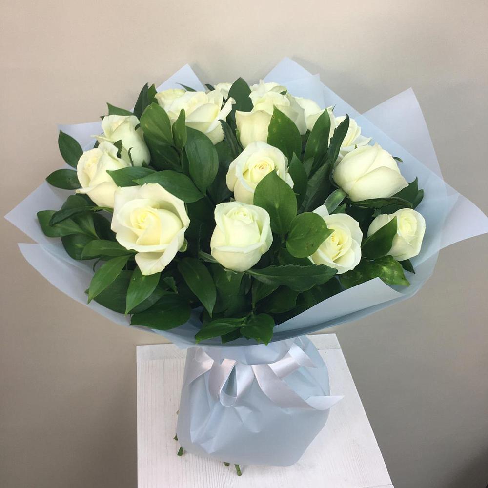 Букет 15 Белых роз Проуд в Чухломе