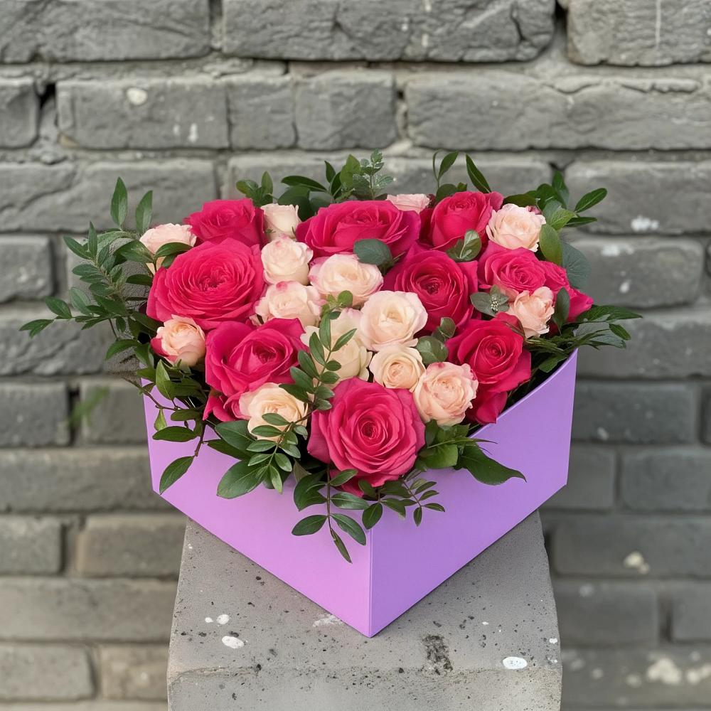 Цветочная композиция из Розы в коробке в Чухломе