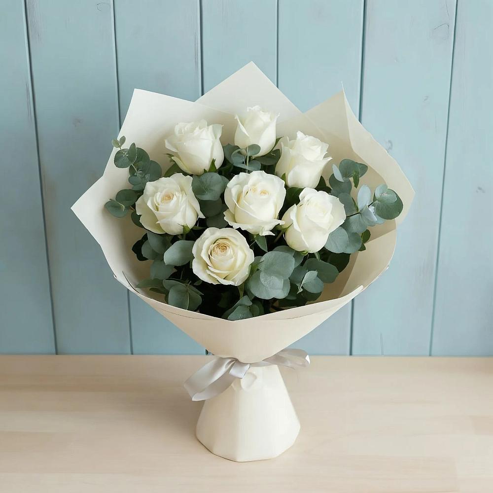 Букет Белые розы в Эвкалипте в Чухломе