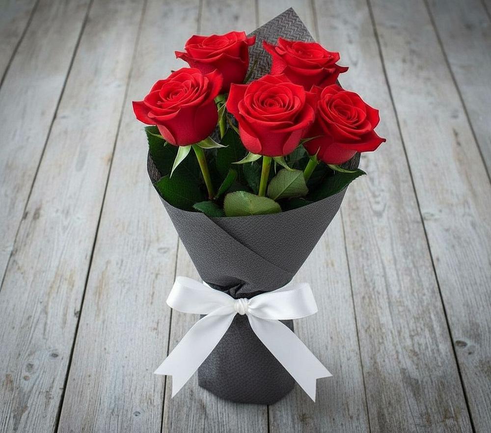Букет 5 Красных роз Эдлесс Лав в Чухломе