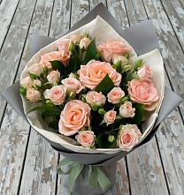 Букет цветов из:  Розы в Чухломе