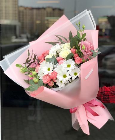 Букет цветов из: Розы, Лизиантусы и Хризантемы в Чухломе